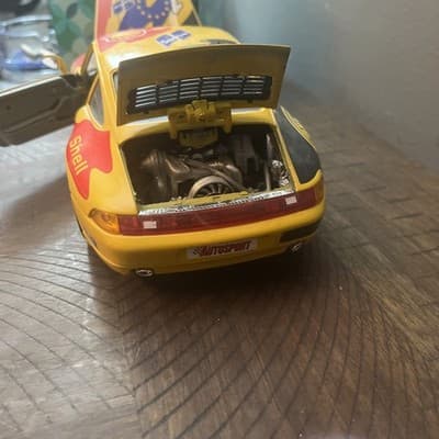 Porsche 911 Carrera 1:24 Diecast - Thumbnail 6