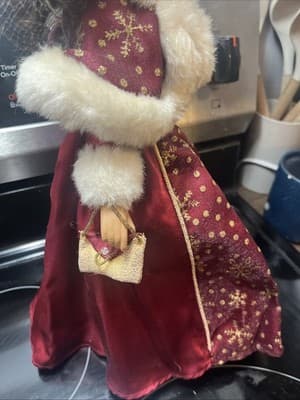 Avon 2001 Holiday Radiance Special Memories Porcelain Doll Isabel 17” Tall - Thumbnail 3