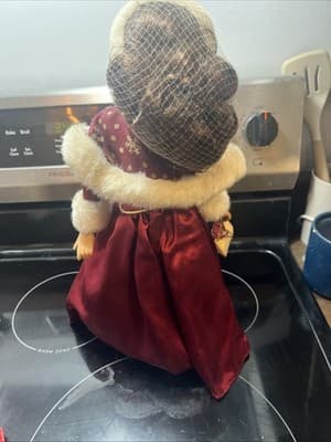 Avon 2001 Holiday Radiance Special Memories Porcelain Doll Isabel 17” Tall - Thumbnail 5