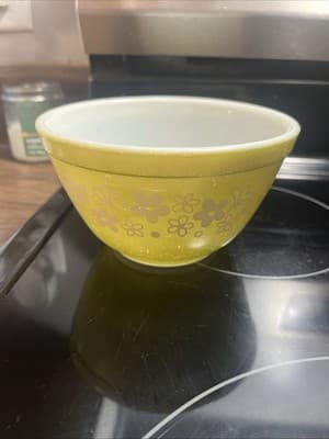 Vintage Pyrex #401 Spring Blossom Green Crazy Daisy 1.5 Pint Nesting Mixing Bowl