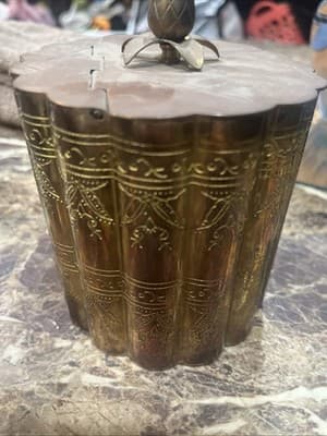 Charlwa Sadwk 4098 Brass Oval Hinges Engraved Box With Upsidedown Pineapple Top - Thumbnail 4