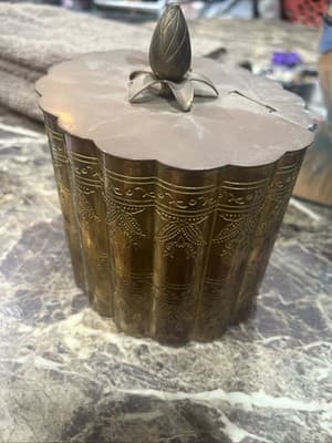 Charlwa Sadwk 4098 Brass Oval Hinges Engraved Box With Upsidedown Pineapple Top - Thumbnail 2