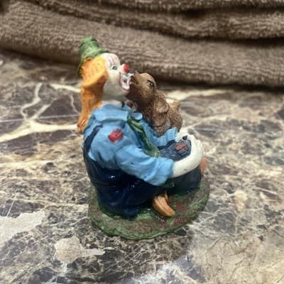 Small Clown With Dog Figurine - Thumbnail 2