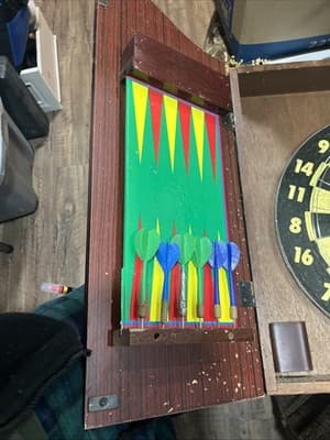 The Golden Clipper 1805 Vintage Hanging Wooden Dartboard Cabinet (Darts Only) - Thumbnail 3