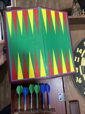 The Golden Clipper 1805 Vintage Hanging Wooden Dartboard Cabinet (Darts Only) - Thumbnail 9