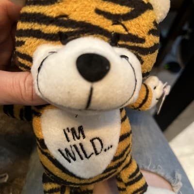 Figi Tiger Suffed Animal I’m Wild With Stretching Heart Happy Valentines Day - Thumbnail 2