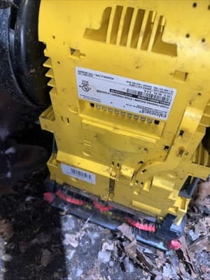 Bissell Floor Finishing Machine Model Number 47B2W 120 V 60 Hz 3.4 A Tested Good - Thumbnail 5