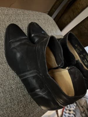 The Wild Pair Black Boots Small Heel And Zip Up Inside Women’s Size 10