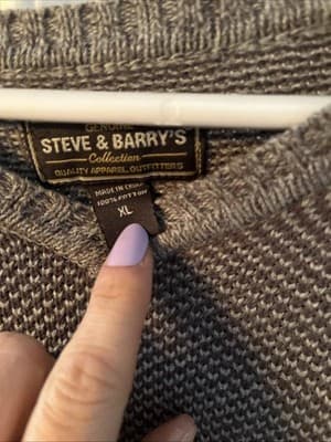 Steve And Barry’s Collection Men’s XL Beige V Neck Long Sleeve Sweater - Thumbnail 2