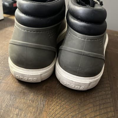 Men’s Dark Green Crocs Shoes Black Laces Size 11 - Thumbnail 5