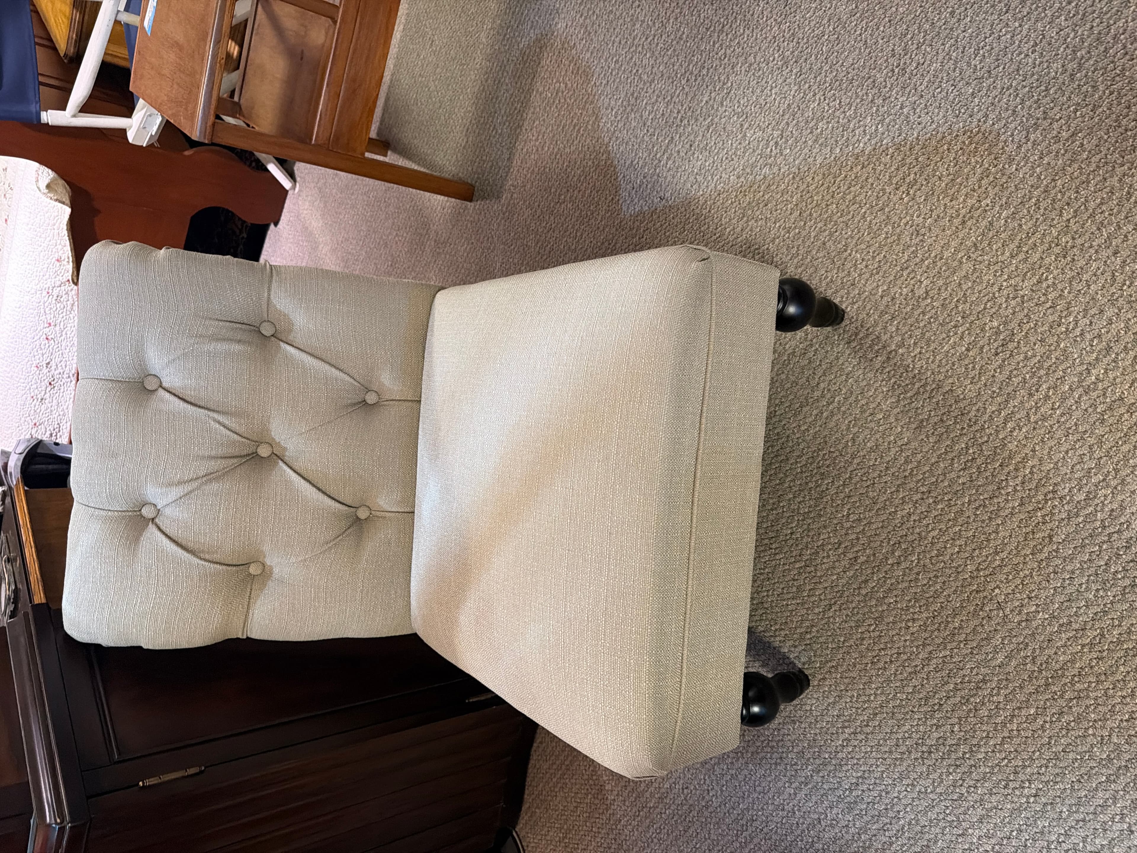Tufted Accent Chair in Beige Fabric - Image 1