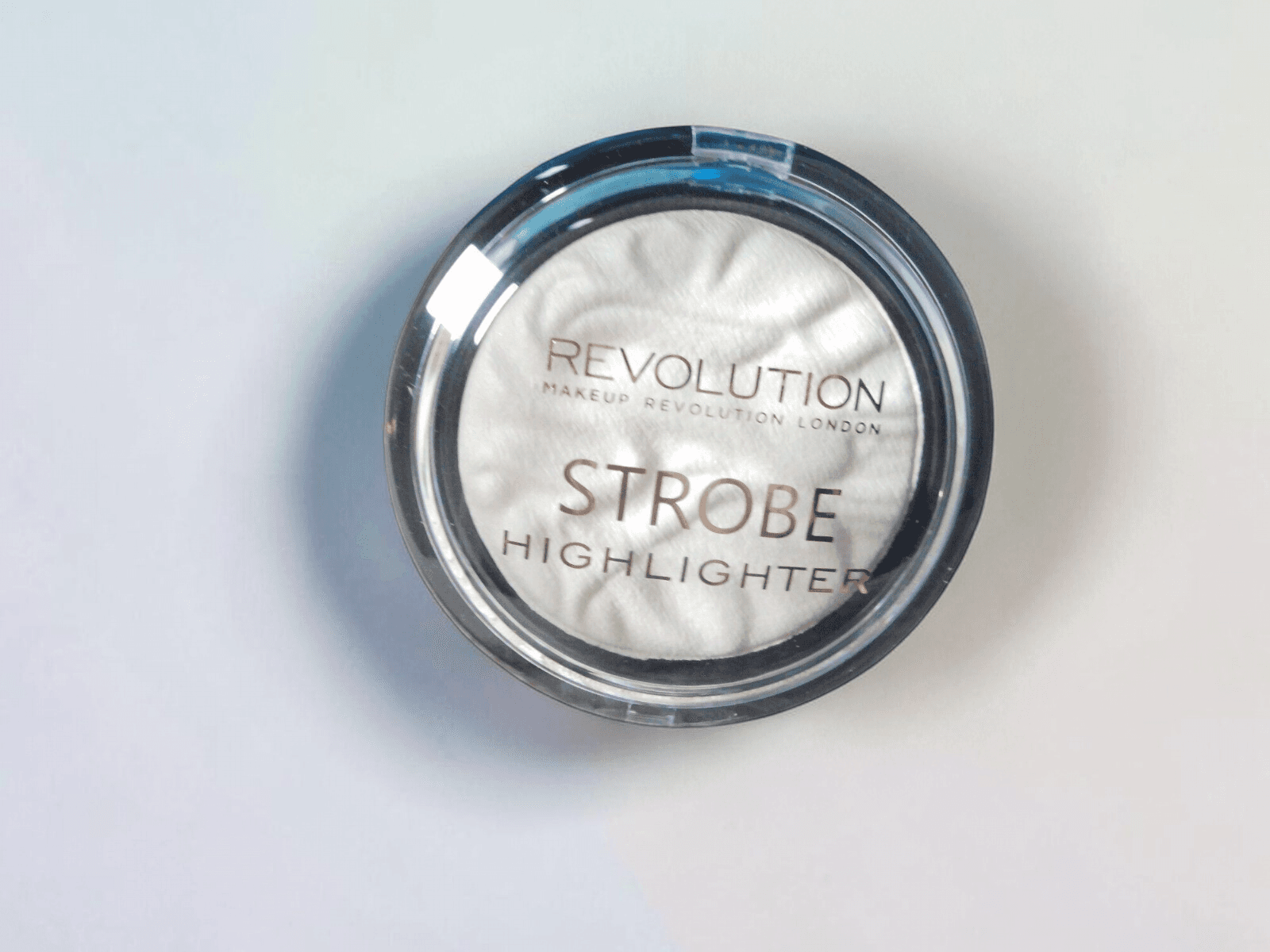 Makeup Revolution London Strobe Highlighter Compact - Image 1