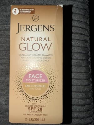 Jergens Natural Glow FACE Daily Moisturizer Sunscreen, Fair to Medium Tone 2 Oz - Image 1