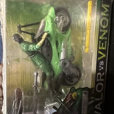 GI JOE Valor vs. Venom Kamakura With Ninja Lightning Cycle 2004 Sealed - Thumbnail 2
