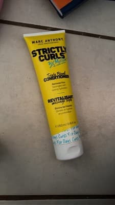 Marc Anthony Strictly Curls 3X Moisture Triple Blend Conditioner - Image 1