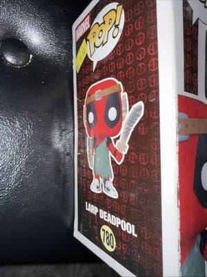 Funko Pop! Vinyl: Marvel - Larp Deadpool #780 - Thumbnail 2