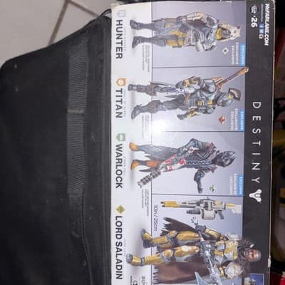 New / Sealed Box - Minor Shelf Wear - McFarlane Toys - Iron Banner Hunter #26 - Thumbnail 2