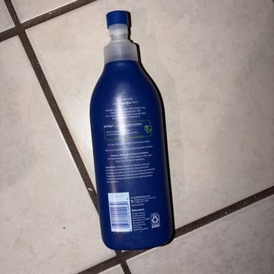 NIVEA Original Moisture Body Lotion with Vitamin E, Body Lotion for Dry Skin, 16 - Thumbnail 2