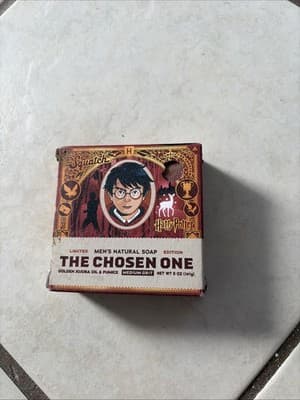 Dr. Squatch Soap Bars HARRY POTTER The Chosen One & Gryfindor 2 Pack - Thumbnail 2