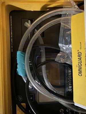 OMNIGUARD 5 Touchscreen Differential Pressure Recorder w/ Case and Accessories - Thumbnail 2