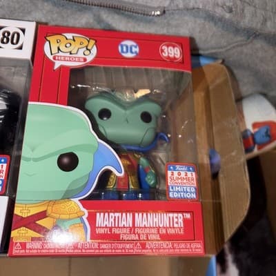 Funko Pop! 21 Fundays Box Leatherface #1150,#80 Cobra Bat, #399 Martian Manhunt - Thumbnail 4