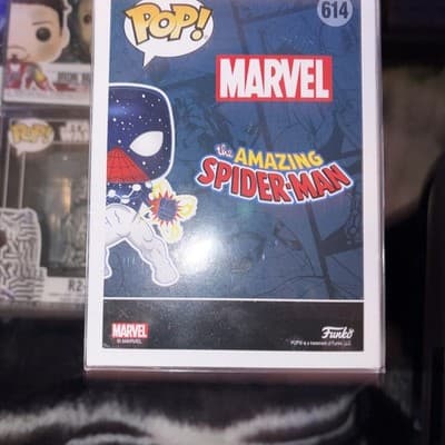 Funko Pop! Vinyl: Marvel - Spider-Man (Captain Universe) - Entertainment... - Thumbnail 2