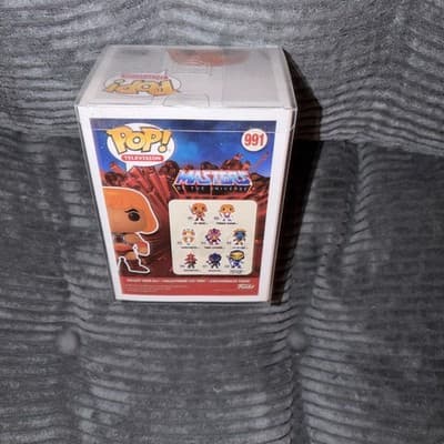 Funko POP! MOTU He-Man Glow in the Dark #991 Walmart Exclusive - Thumbnail 2