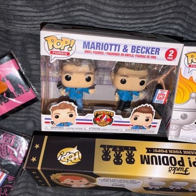 Funko Pop! Vinyl: All room Fundays 1- Mariotti & Becker, Torchy, Podium & Extras - Thumbnail 3