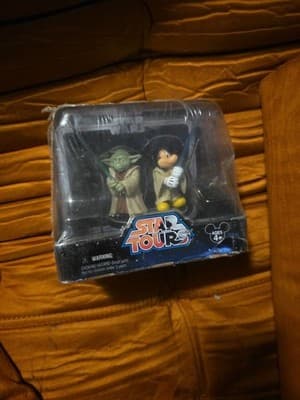 Yoda and Jedi Mickey Star Wars Star Tours Disney Parks Toy Exclusive 2005 (B) - Image 1