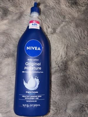 NIVEA Original Moisture Body Lotion with Vitamin E, Body Lotion for Dry Skin, 16 - Image 1