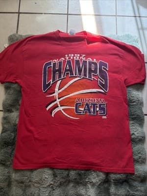 Vintage 1997 University Of Arizona Champions T-shirt