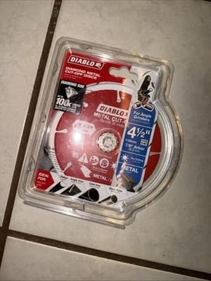 Diablo DDD045DIA101F 4-1/2" Diamond Metal Cut-Off Blade - Image 1