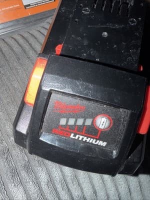 NEW Milwaukee Red Lithium High Output M18 XC6.0 battery - Thumbnail 2