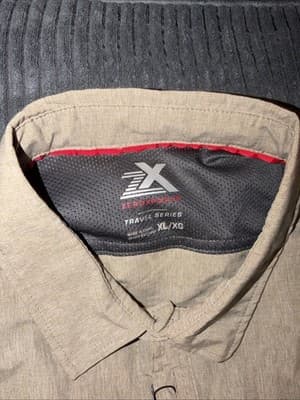 Zeroxposur Men’s Performance Shirt Beige Shortsleeve Button Down Size XL Tech - Thumbnail 2
