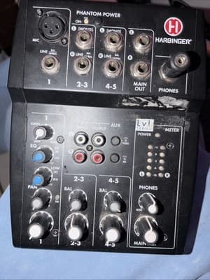 Harbinger L502 5-Channel Mixer with XLR Mic Preamp - Image 1