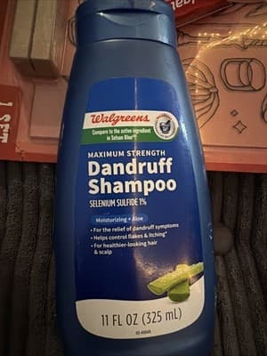 Walgreens Dandruff Shampoo W/ Menthol Selenium Sulfide 1% Maximum Strength - Image 1