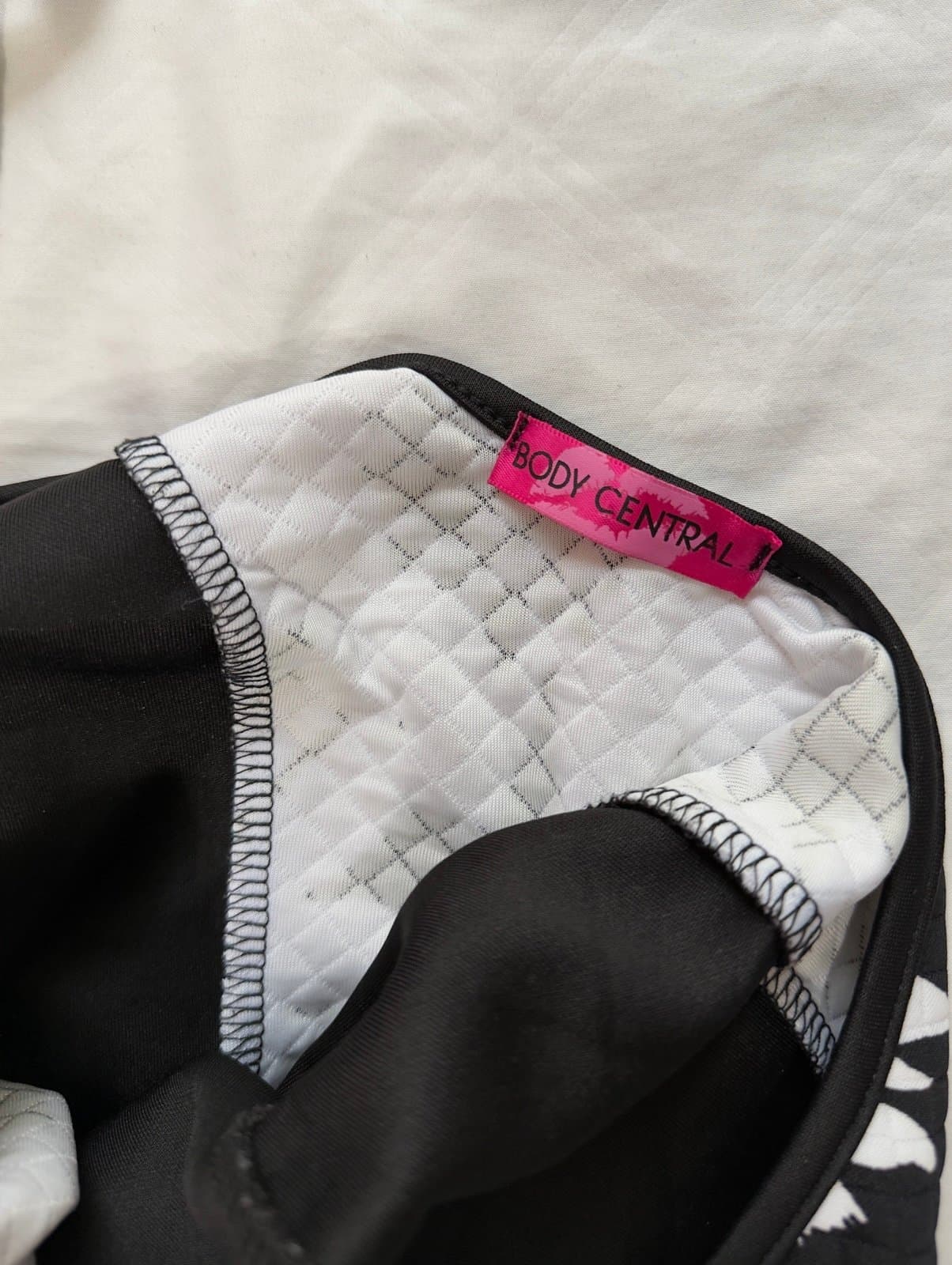 Body Central Black and White Floral Midi Dress - Thumbnail 4