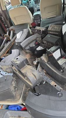 Bose 302A Environmental Loudspeakers Black with Stands and Brackets No Remote - Thumbnail 5