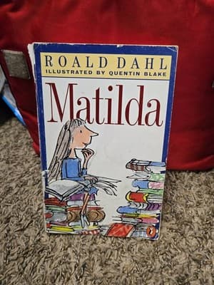 Matilda by Roald Dahl (Puffin Books Edition)
