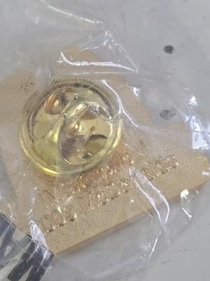 2009 McDonald's Im Lovin It Pin Limited Edition McDonald's Lapel Pin New Sealed - Thumbnail 2