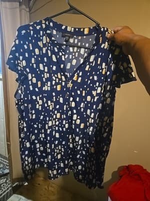 Silky 1x Blouse Perfect For Banking - Image 1