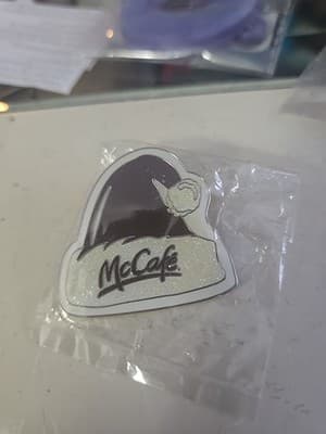 2014 McDonalds Santa Hat McCafe Employee Pin Lapel Pin Collectible Fast Food New