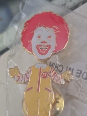McDonald's Bobble Head Ronald McDonald Pin Rare Collectible - Thumbnail 2