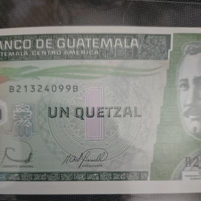 Guatemala 1 Quetzal 2006 serial number 21324099b - Thumbnail 3