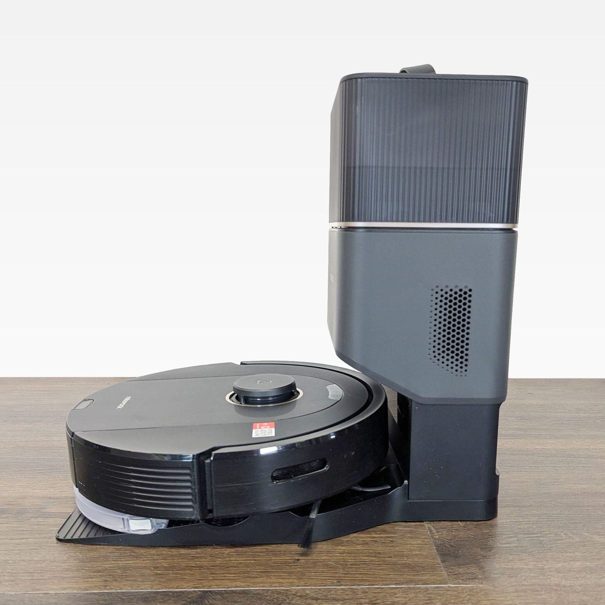 Roborock Auto Empty Dock and Robot Vacuum - Smart Cleaning System - Thumbnail 2