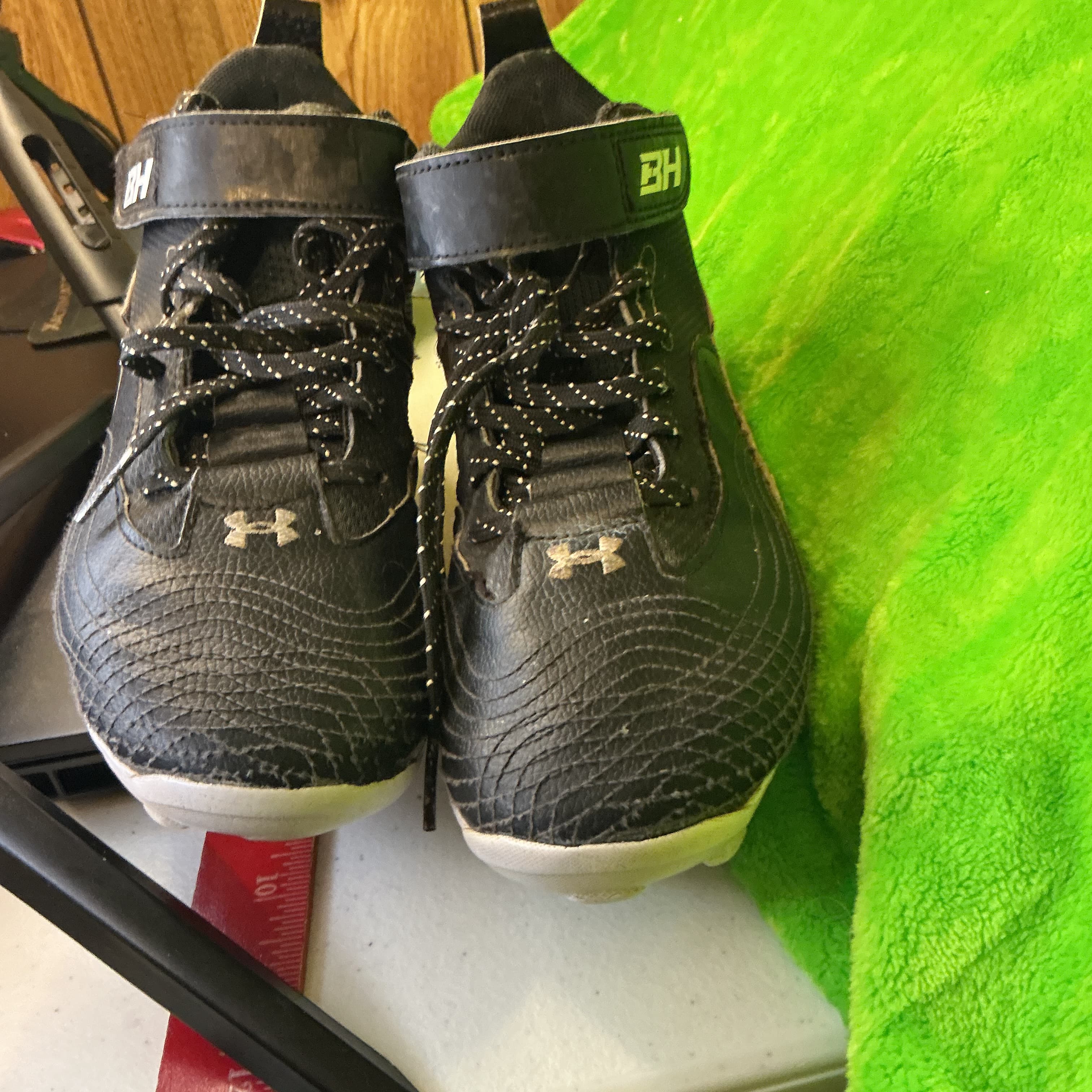 Under Armour BH Bryce Harper Youth Mid RM Baseball Cleats Black 6Y Molded - Thumbnail 4