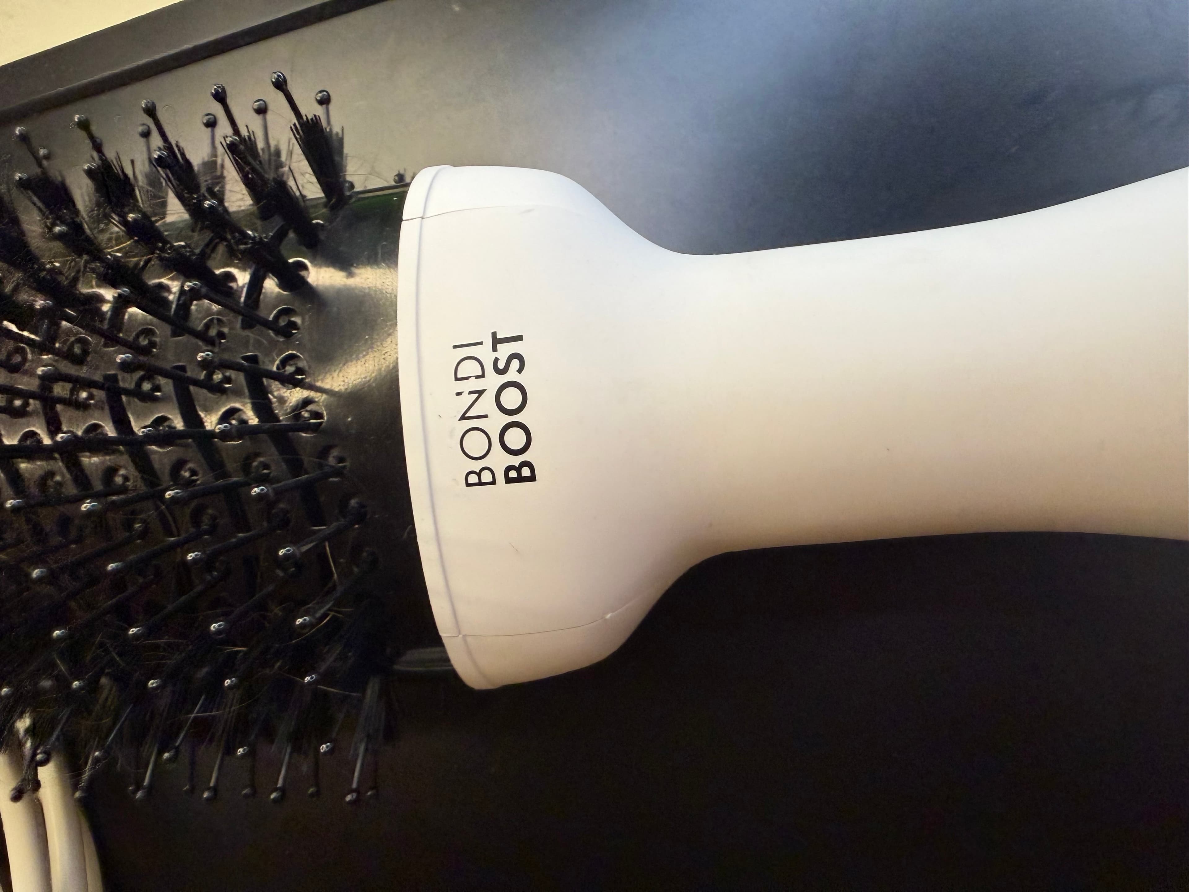 BondiBoost Blow Dry Brush Hot Air Brush One Step Hair Dryer Styler White - Thumbnail 2