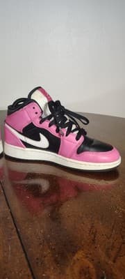 Air Jordan 1 Mid Shoes Youth Size 5.5Y Pink Black Leather Sneakers 555112-002 - Thumbnail 5