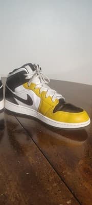 Jordan Air Jordan 1 Mid Shoes Youth Size 6.5Y Yellow Black Sneakers DQ8423-701 - Thumbnail 6