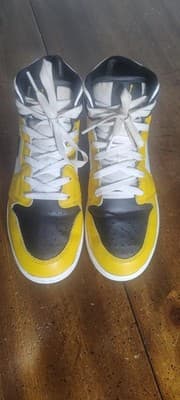 Jordan Air Jordan 1 Mid Shoes Youth Size 6.5Y Yellow Black Sneakers DQ8423-701 - Thumbnail 5